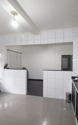 Casa à venda com 120m², 4 quartos e 6 vagasCozinha 