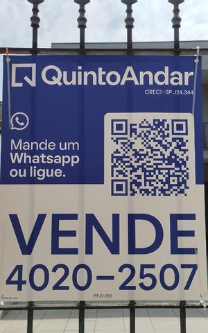 Casa à venda com 120m², 4 quartos e 6 vagas Casa à venda com 120m², 4 quartos e 6 vagasFachada