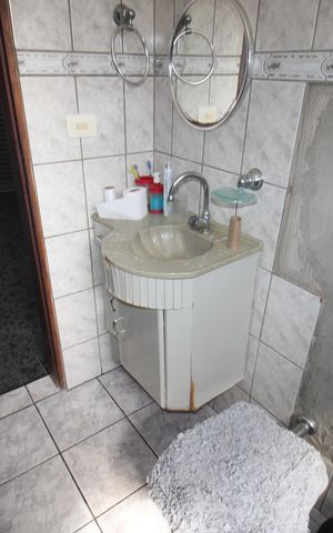 Casa à venda com 120m², 4 quartos e 6 vagasBanheiro 1