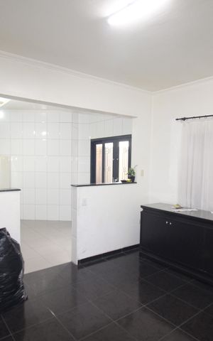 Casa à venda com 120m², 4 quartos e 6 vagasCozinha 