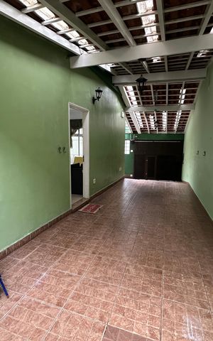 Casa para alugar com 131m², 2 quartos e 2 vagas Casa para alugar com 131m², 2 quartos e 2 vagasBanheiro