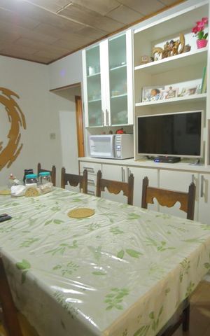 Casa à venda com 240m², 2 quartos e 4 vagasCopa/Cozinha 