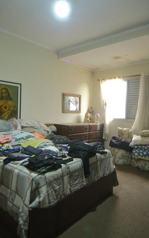 Casa à venda com 240m², 2 quartos e 4 vagasSuíte 