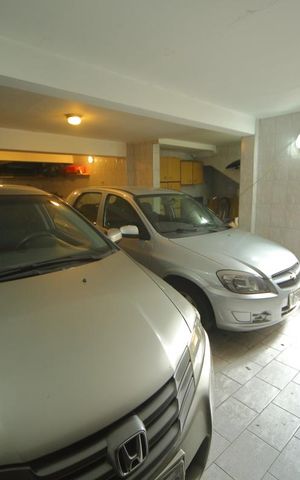 Casa à venda com 240m², 2 quartos e 4 vagasGaragem 