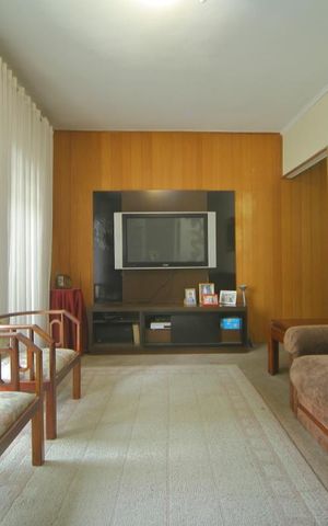 Casa à venda com 240m², 2 quartos e 4 vagasSala