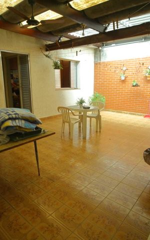 Casa à venda com 240m², 2 quartos e 4 vagasQuintal 