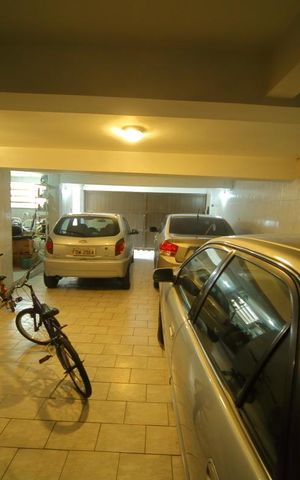 Casa à venda com 240m², 2 quartos e 4 vagasGaragem 