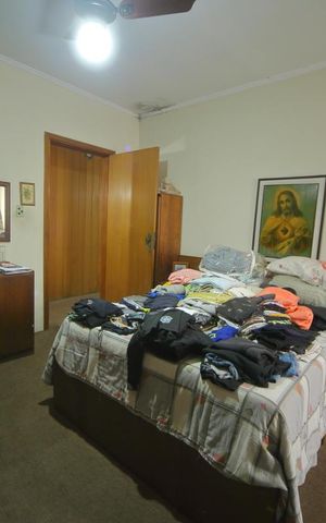 Casa à venda com 240m², 2 quartos e 4 vagasSuíte 