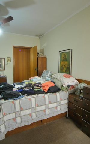 Casa à venda com 240m², 2 quartos e 4 vagasSuíte 