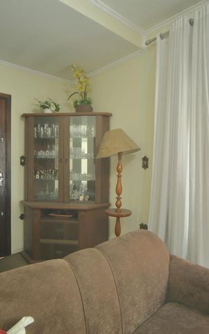 Casa à venda com 240m², 2 quartos e 4 vagasSala