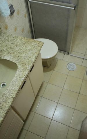 Casa à venda com 240m², 2 quartos e 4 vagasBanheiro da Suíte 