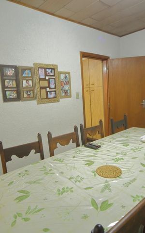 Casa à venda com 240m², 2 quartos e 4 vagasCopa/Cozinha 