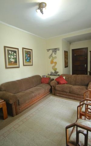 Casa à venda com 240m², 2 quartos e 4 vagasSala