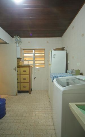 Casa à venda com 240m², 2 quartos e 4 vagasÁrea de Serviço