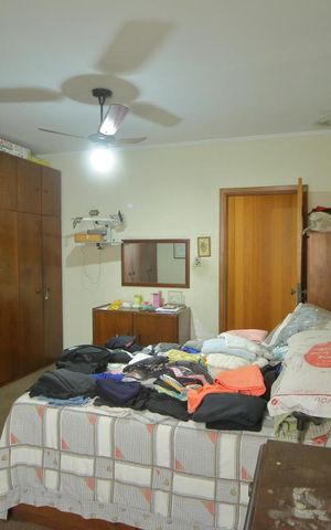 Casa à venda com 240m², 2 quartos e 4 vagasSuíte 