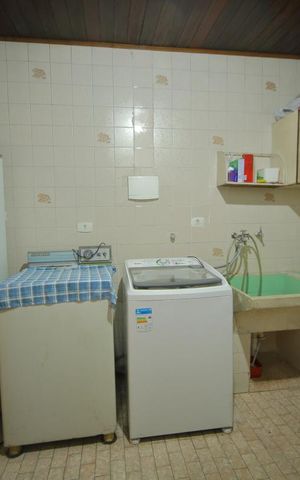 Casa à venda com 240m², 2 quartos e 4 vagasÁrea de Serviço