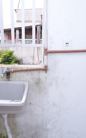 Casa para alugar com 3m², 1 quarto e sem vagaÁrea de Serviço