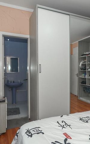Casa à venda com 175m², 3 quartos e 4 vagas Casa à venda com 175m², 3 quartos e 4 vagasQuarto Suíte