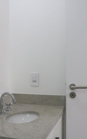 Apartamento à venda com 49m², 2 quartos e 1 vagaBanheiro 2