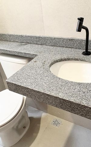 Apartamento à venda com 55m², 2 quartos e sem vaga Apartamento à venda com 55m², 2 quartos e sem vagaBanheiro