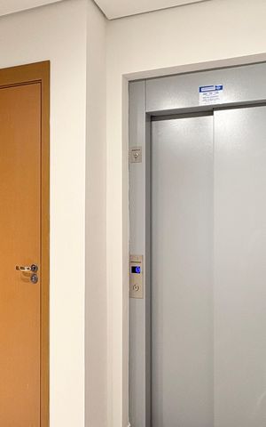 Apartamento à venda com 55m², 2 quartos e sem vaga Apartamento à venda com 55m², 2 quartos e sem vagaElevador