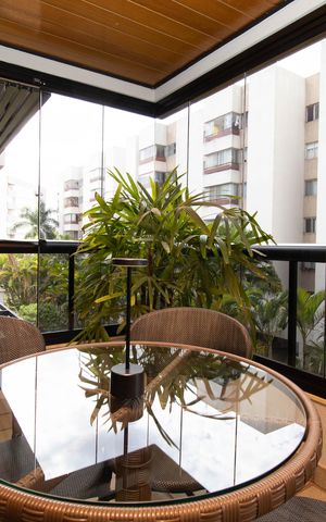 Apartamento à venda com 137m², 4 quartos e 2 vagas Apartamento à venda com 137m², 4 quartos e 2 vagasSacada