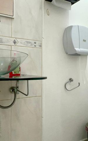 Casa à venda com 63m², 3 quartos e sem vaga Casa à venda com 63m², 3 quartos e sem vagaBanheiro