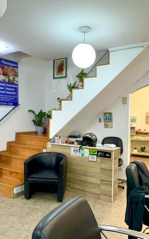 Casa à venda com 63m², 3 quartos e sem vaga Casa à venda com 63m², 3 quartos e sem vagaSala