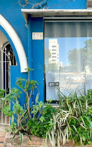 Casa à venda com 63m², 3 quartos e sem vaga Casa à venda com 63m², 3 quartos e sem vagaFachada MMGQ-766