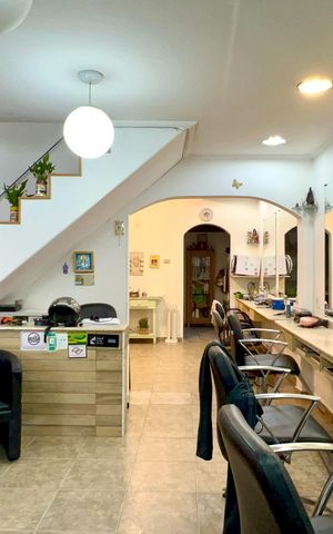 Casa à venda com 63m², 3 quartos e sem vaga Casa à venda com 63m², 3 quartos e sem vagaSala