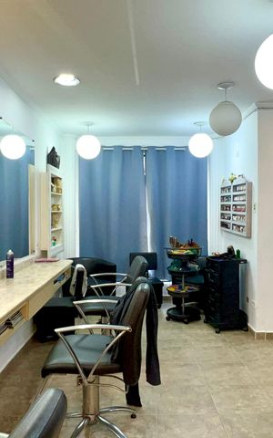 Casa à venda com 63m², 3 quartos e sem vaga Casa à venda com 63m², 3 quartos e sem vagaSala