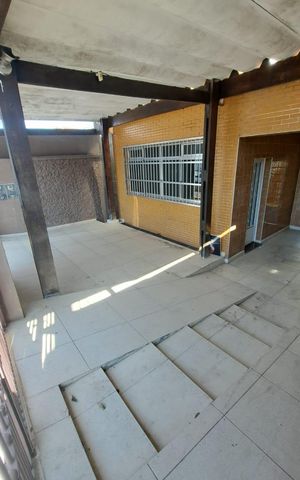 Casa à venda com 200m², 4 quartos e 2 vagas Casa à venda com 200m², 4 quartos e 2 vagasGaragem