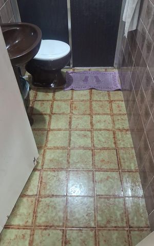 Casa à venda com 200m², 4 quartos e 2 vagas Casa à venda com 200m², 4 quartos e 2 vagasBanheiro