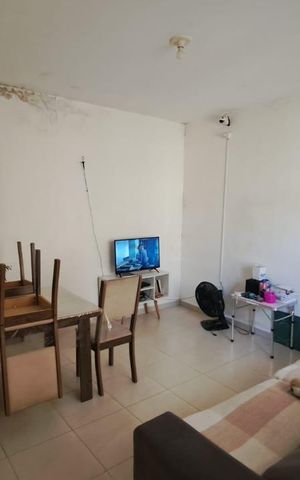 Casa à venda com 200m², 4 quartos e 2 vagas Casa à venda com 200m², 4 quartos e 2 vagasSala