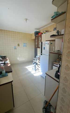 Casa à venda com 200m², 4 quartos e 2 vagas Casa à venda com 200m², 4 quartos e 2 vagasCozinha