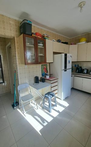 Casa à venda com 200m², 4 quartos e 2 vagas Casa à venda com 200m², 4 quartos e 2 vagasCozinha