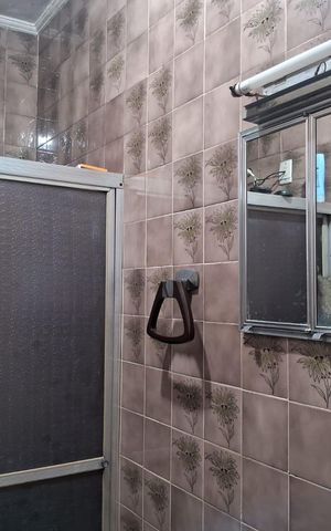 Casa à venda com 200m², 4 quartos e 2 vagas Casa à venda com 200m², 4 quartos e 2 vagasBanheiro