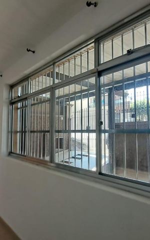 Casa à venda com 200m², 4 quartos e 2 vagas Casa à venda com 200m², 4 quartos e 2 vagasQuarto