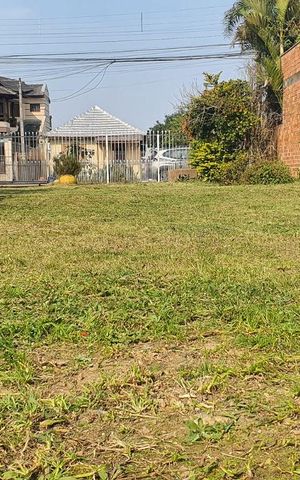 Casa à venda com 72m², 3 quartos e 4 vagas Casa à venda com 72m², 3 quartos e 4 vagasÁrea externa