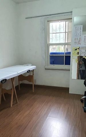 Casa à venda com 72m², 3 quartos e 4 vagas Casa à venda com 72m², 3 quartos e 4 vagasQuarto
