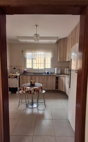 Casa de condomínio à venda com 156m², 2 quartos e 5 vagas Casa de condomínio à venda com 156m², 2 quartos e 5 vagasCozinha