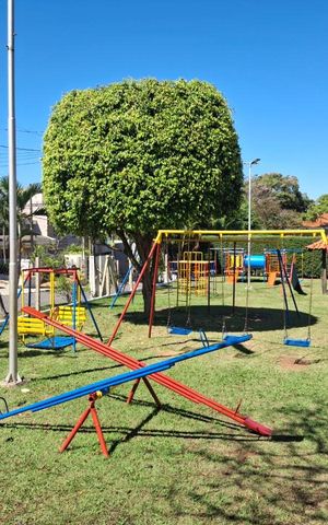 Casa de condomínio à venda com 156m², 2 quartos e 5 vagas Casa de condomínio à venda com 156m², 2 quartos e 5 vagasPlayground