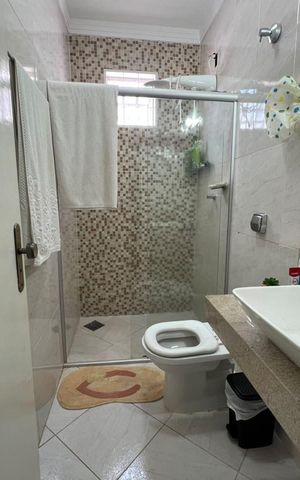 Casa para alugar com 195m², 3 quartos e 3 vagasBanheiro