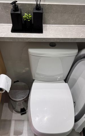 Apartamento à venda com 83m², 2 quartos e 1 vaga Apartamento à venda com 83m², 2 quartos e 1 vagaBanheiro Social