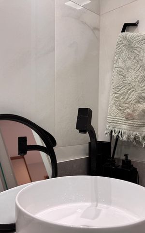 Apartamento à venda com 83m², 2 quartos e 1 vaga Apartamento à venda com 83m², 2 quartos e 1 vagaSuíte - Banheiro
