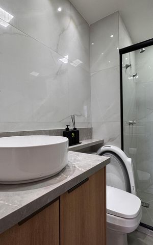 Apartamento à venda com 83m², 2 quartos e 1 vaga Apartamento à venda com 83m², 2 quartos e 1 vagaBanheiro Social