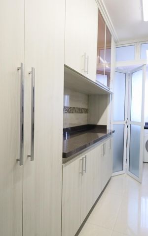 Apartamento à venda com 78m², 3 quartos e 2 vagasCozinha e Área de Serviço