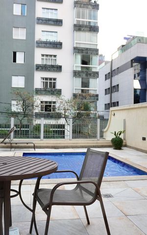 Apartamento à venda com 180m², 4 quartos e 2 vagasÁrea comum - Piscina