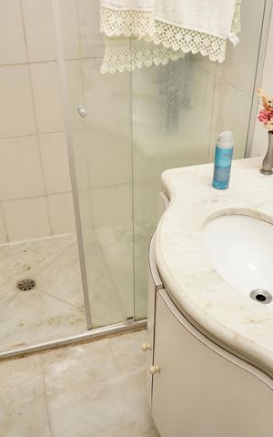 Apartamento à venda com 180m², 4 quartos e 2 vagasSuíte - Banheiro