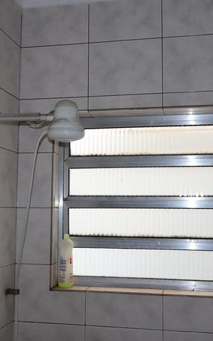 Casa à venda com 210m², 4 quartos e 2 vagasBanheiro 1